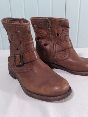 Felmini Star Cutout Leather Moto Ankle Boots